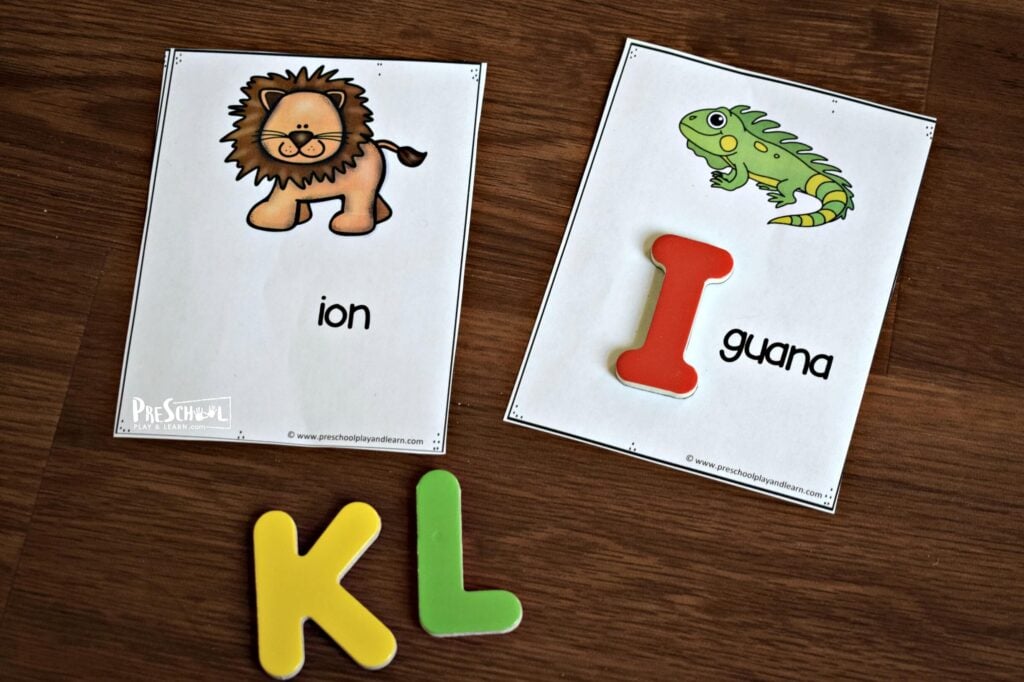 Free printable alphabet cards that use magnetic letters to practice phonics.