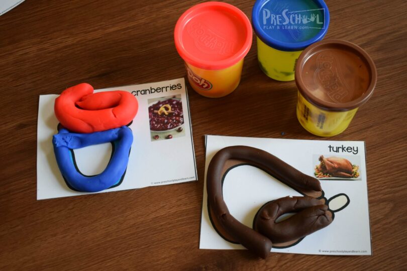 🦃 FREE Printable Thanksgiving Playdough Mats Activity