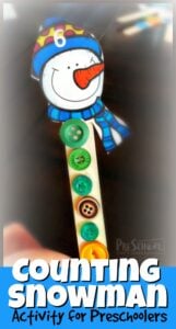 Counting snowman Activity - super cute snowman craft and math activity for preschoolers, toddlers, and kindergartners all in one! Includes free printable snowman template #snowmancraft #snowmanactivity #snowmanmath #counting #preschoolers