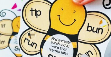 Practice cvc words with this free printable, hands-on cvc printable activity for preschoolers. Fun bee theme for spring.